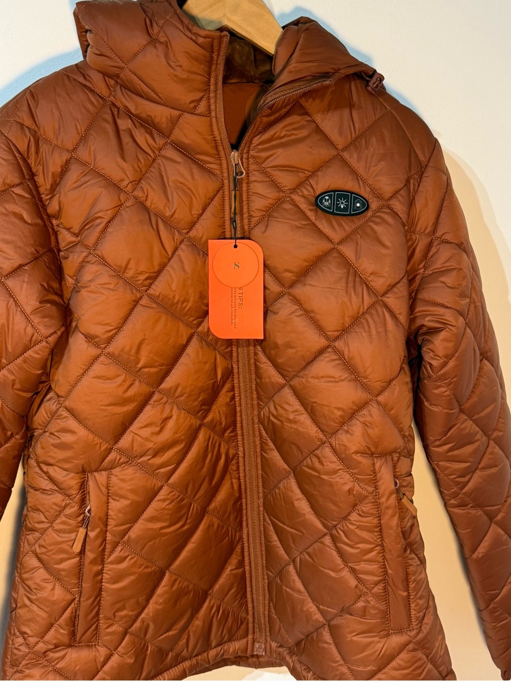 Amazon Women's Quilted Hooded Jacket in Rust size small - Picture 4 of 7